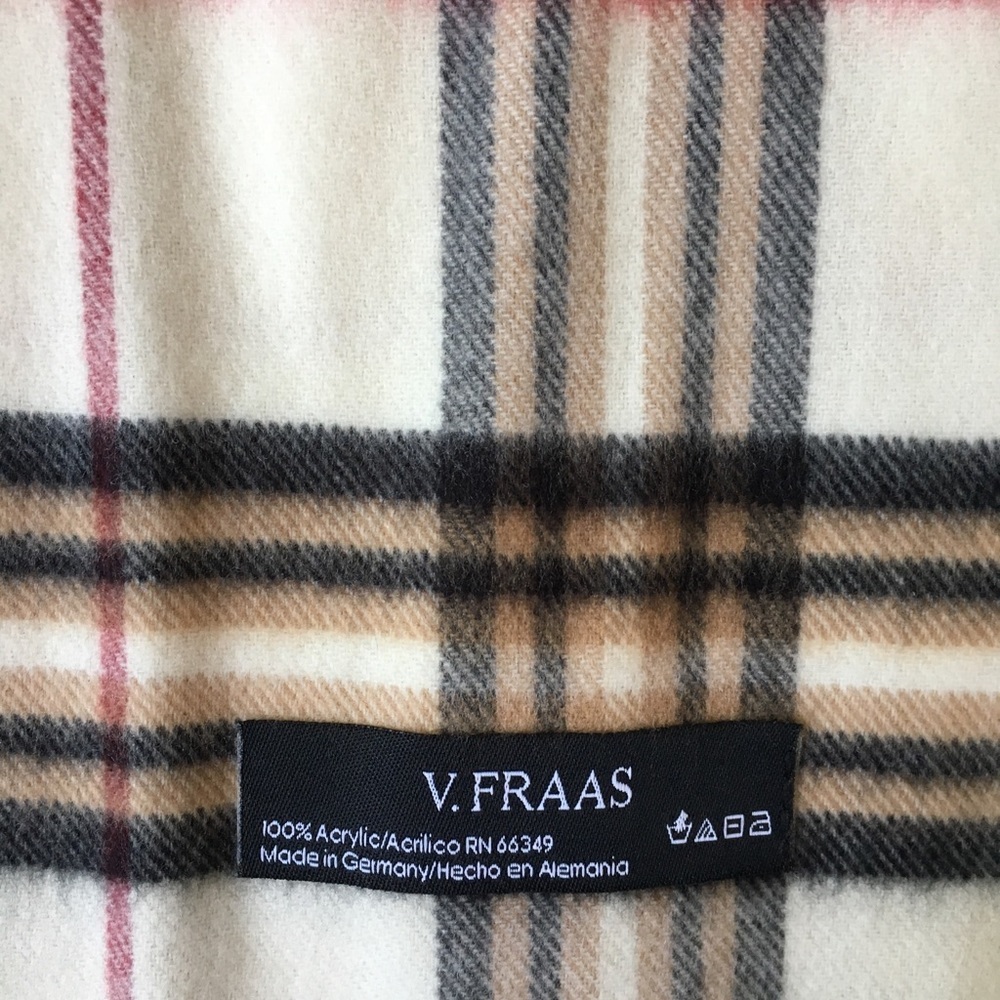NEVER WORN plaid winter scarf with tassels